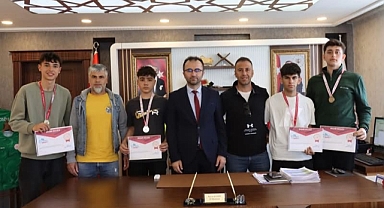 Iğdırlı Genç Tenisçiler Türkiye Finalleri’ne Katılmaya Hak Kazandı