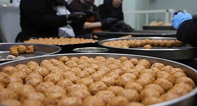 İhtiyaç sahiplerinin iftarı, gönüllülerin elinden