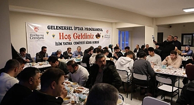 İlim Yayma Cemiyeti’nin İftar Programına Yoğun Katılım