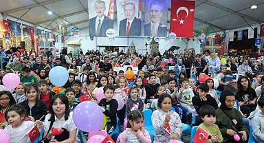 İzmit Kent Meydanı'nda eğlenceye tam gaz devam