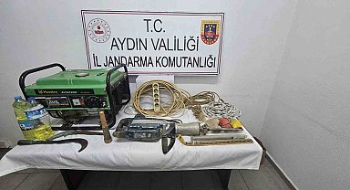 Kaçak kazı yaparken suçüstü yakalandılar