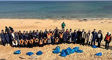Karaburun sahiline "Mavi Gelecek" projesi dokundu, 107 kilogram atık toplandı