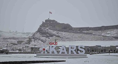Kars beyaz örtüyle kaplandı