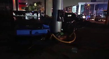 Kaza yapan araç, benzin istasyonuna daldı