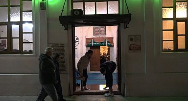 Kırklareli'nde ilk teravih namazında camiler doldu