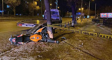 Konya'da kontrolden çıkan motosiklet ağaca çarptı: 1'i ağır 2 yaralı