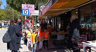 Köyceğiz'de miniklerden 8 Mart'a anlamlı kutlama