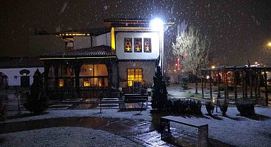 Malatya'da kar yağışı etkili oluyor