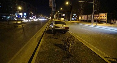 Malatya'da kontrolden çıkan Tofaş refüje çıktı: 1 yaralı