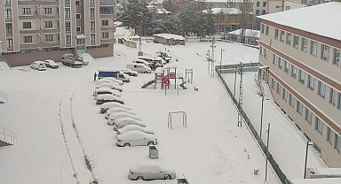 Mart kapıdan baktırdı
