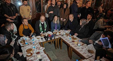Mustafa Varank, Bursa'da vatandaşlarla sahurda bir araya geldi