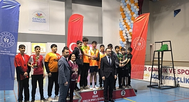 Okul Sporları Badminton Yıldız Erkeklerde Enginalan Ortaokulu il 1.si Oldu.