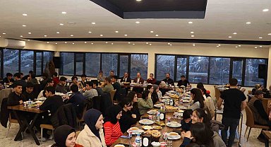 Oltu Kaymakamı'ndan öğrencilere iftar