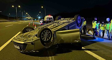 Önündeki otomobile arkadan çarpan araç takla attı: 2'si çocuk 5 yaralı