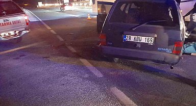 Otomobil, İBB otobüsüyle çarpıştı: 1 ölü, 1 yaralı
