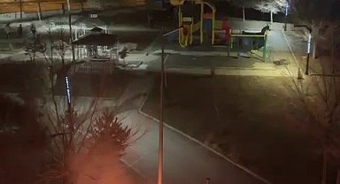 Park halindeki otomobil alev alev yandı