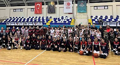 Sabancı basketbol küçüklerde hem kızlarda hem erkekler de şampiyon
