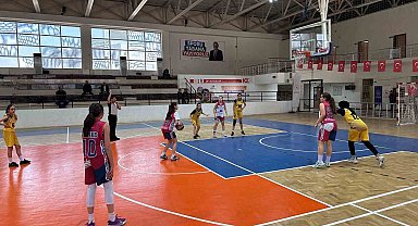 SANKO Okulları basketbolda namağlup bölge şampiyonu oldu
