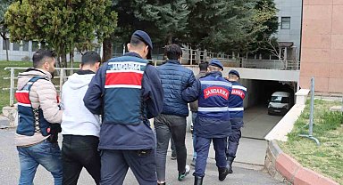 Siber dolandırıcılara jandarma darbesi: 8 gözaltı