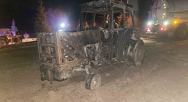 Tokat'taki yangında samanlık ve traktör küle döndü