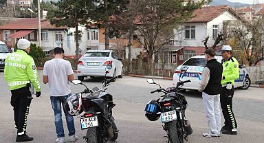 Trafiği tehlikeye sokan motosiklet sürücülerine 11 bin 467 TL para cezası