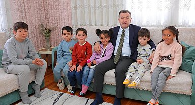 Vali Eldivan hane ziyaretlerinde bulundu