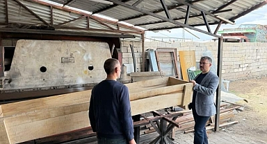 Vali Ercan Turan, Arife Günü Esnafı Ziyaret Ederek Bayramlarını Kutladı
