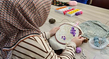 Van Büyükşehir Belediyesi'nin kadınlara yönelik kursları başladı