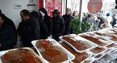 Van'da çiğ köfte kuyruğu
