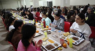 Van'daki okul pansiyonlarında restoranları aratmayan yemek menüsü
