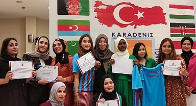 Yabancı öğrenciler Trabzon'da Türkiye'yi ve dünyayı tanıyor