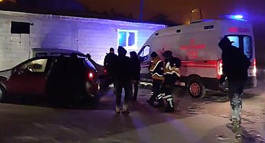 Yolu kapanan köyde mahsur kalan hasta için ekipler seferber oldu