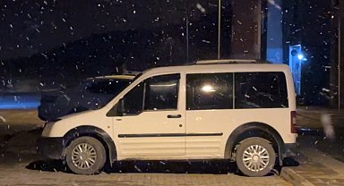Yüksekova'da kar yağışı başladı