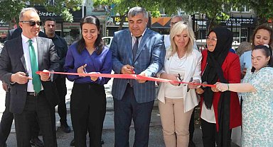 Afyonkarahisar'da özel yüreklerden anlamlı sergi