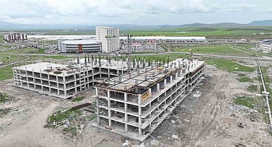 Ağrı'da Kadın Doğum ve Çocuk Hastanesi inşaatı sürüyor