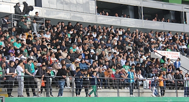 Alagöz Holding Iğdır FK'dan Tarihi Zafer: Kocaelispor'u 4-0 Mağlup Ettik!