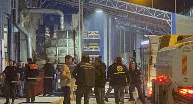 Araç yedek parça fabrikasında yangın