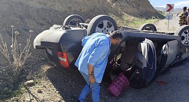 Başkale yolunda trafik kazası: 2 yaralı