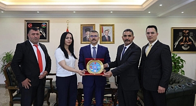 Büyük Turan Devletleri Teşkilatı Iğdır Derneği’nden Vali’ye Ziyaret