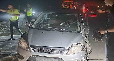 Cizre'de hafif ticari araç ile otomobil çarpıştı: 6 yaralı