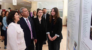 Eczacılık Fakültesi'nde 'Topluma Hizmet Uygulamaları' dersi çerçevesinde sergi açıldı