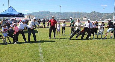 Geleneksel çocuk oyunları şenliği renkli görüntülere sahne oldu