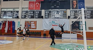 Iğdır’da GSB Spor Okulları’nda Voleybol Heyecanı Sürüyor