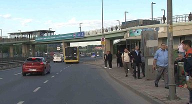 İstanbul'da özel halk otobüsü grevi duraklarda yoğunluğa neden oldu