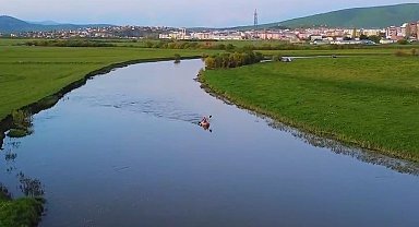 Kura Nehri'nde kano heyecanı dron ile görüntülendi