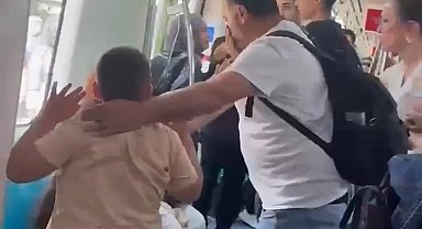 Marmaray'da çocuklarının yanında babayı darbeden iki şahıs yakalandı