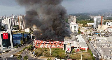 Mersin'deki fabrika yangını sürüyor: Son durum havadan görüntülendi