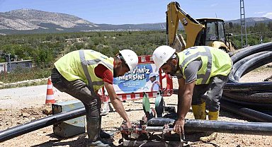 MESKİ, Mut'ta içme suyu hattı yenileme çalışmalarını sürdürüyor