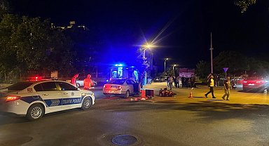 Otomobille çarpışan motosiklet sürücüsü yaralandı
