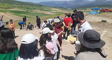 Oymaağaç Höyüğü'nde öğrencilere arkeoloji deneyimi